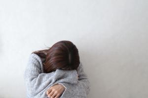 L’expérience doit nous apprendre l’évitement des événements désagréables ou indésirables, cependant la dépression semble un frein à cet apprentissage (Visuel Adobe Stock 1122741767) L’expérience doit nous apprendre l’évitement des événements désagréables ou indésirables, cependant la dépression semble un frein à cet apprentissage (Visuel Adobe Stock 1122741767)