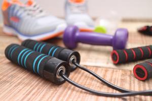 Une activité intense pendant 1 à 2 heures par semaine réduit de 30% le risque d'arthrose du genou Une activité intense pendant 1 à 2 heures par semaine réduit de 30% le risque d'arthrose du genou