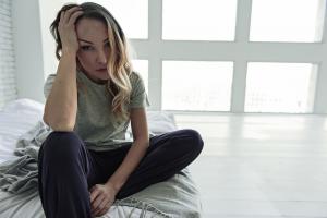 Les patients psychotiques présentent des anomalies d’inférences soit une incapacité à raisonner logiquement à partir de données objectives Les patients psychotiques présentent des anomalies d’inférences soit une incapacité à raisonner logiquement à partir de données objectives