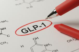 Les médicaments pour la perte de poids, les agonistes du GLP-1, n'augmentent pas le risque de pancréatite ni d'événements cardiaques indésirables chez les patients présentant un taux élevé de triglycérides (Visuel Adobe Stock 1686456001)