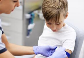 Cette signature lipidique permettrait, à l’aide d’un simple test sanguin, d’alerter les parents d’enfants souffrant de surpoids et d’obésité contre d'éventuelles complications cardiométaboliques chez leur enfant (Visuel Adobe Stock 226544536) Cette signature lipidique permettrait, à l’aide d’un simple test sanguin, d’alerter les parents d’enfants souffrant de surpoids et d’obésité contre d'éventuelles complications cardiométaboliques chez leur enfant (Visuel Adobe Stock 226544536)