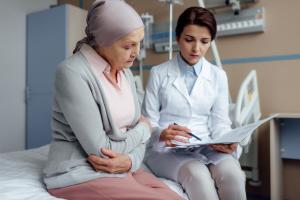 Pour un tiers des patients, les conséquences du cancer sont aussi financières (Visuel Adobe Stock 242427918) Pour un tiers des patients, les conséquences du cancer sont aussi financières (Visuel Adobe Stock 242427918)