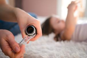 Paracétamol et ibuprofène sont sans danger durant la première année de vie (Visuel Adobe Stock 323521058)