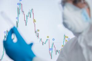 Appliqué à l’échelle d’une ville américaine moyenne, le modèle ne constate que des avantages modestes à une stratégie de priorisation de la vaccination ciblée sur les groupes les plus vulnérables (Visuel Adobe Stock 404043389).. Appliqué à l’échelle d’une ville américaine moyenne, le modèle ne constate que des avantages modestes à une stratégie de priorisation de la vaccination ciblée sur les groupes les plus vulnérables (Visuel Adobe Stock 404043389).