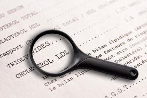 Ce n’est pas la première étude à associer les variations des taux de cholestérol et le risque de démence, plus tard dans la vie (Visuel Adobe Stock 49979738)