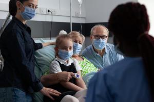 De solides liens sociaux permettent d’améliorer les résultats de santé et surtout favorisent l’engagement dans des comportements favorables à la santé (Visuel Adobe Stock 558790237) De solides liens sociaux permettent d’améliorer les résultats de santé et surtout favorisent l’engagement dans des comportements favorables à la santé (Visuel Adobe Stock 558790237)