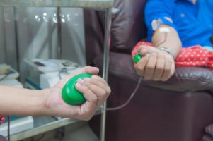 L’inflation de l'imagination, un phénomène par lequel nous utilisons notre imagination pour nous faire une idée de la probabilité d'un événement et de ses conséquences précède ainsi la volonté d'aider L’inflation de l'imagination, un phénomène par lequel nous utilisons notre imagination pour nous faire une idée de la probabilité d'un événement et de ses conséquences précède ainsi la volonté d'aider