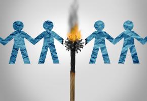 L'hospitalisation et l'admission en soins intensifs peuvent survenir chez des adultes de tout âge L'hospitalisation et l'admission en soins intensifs peuvent survenir chez des adultes de tout âge