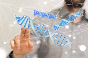 Une femme sur 5 porte une variante qui augmente, même "un tout petit peu" son risque de cancer du sein.