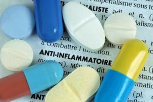 L’Ibuprofène et les autres anti-inflammatoires non stéroïdiens (AINS) s’avèrent supérieurs à la codéine pour la prise en charge de la douleur postopératoire en ambulatoire (Visuel Fotolia 163542318) L’Ibuprofène et les autres anti-inflammatoires non stéroïdiens (AINS) s’avèrent supérieurs à la codéine pour la prise en charge de la douleur postopératoire en ambulatoire (Visuel Fotolia 163542318)