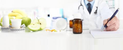 En dépit d’un manque de preuves scientifiques, de nombreux experts continuent de recommander un apport élevé en protéines aux patients plus âgés