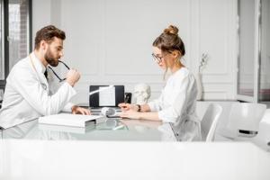 En cas d’insuffisance d’activité physique, de sédentarité et/ou de station assise prolongée, le risque d'incontinence est accru En cas d’insuffisance d’activité physique, de sédentarité et/ou de station assise prolongée, le risque d'incontinence est accru