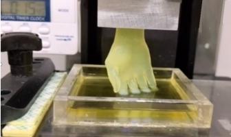 Une technologie qui semble presque appartenir à une science-fiction (Visuel University at Buffalo) Une technologie qui semble presque appartenir à une science-fiction (Visuel University at Buffalo)