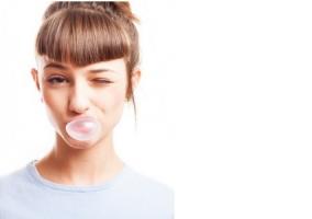 Le chewing-gum peut être un mode de délivrance efficace de vitamines, en particulier de vitamines hydrosolubles Le chewing-gum peut être un mode de délivrance efficace de vitamines, en particulier de vitamines hydrosolubles