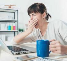 . Environ 30% des Canadiens déclarent ne pas dormir suffisamment. C’est également le cas de 37% des Britanniques, de 28% des Singapouriens et de 26% des Français, précisent les auteurs. . Environ 30% des Canadiens déclarent ne pas dormir suffisamment. C’est également le cas de 37% des Britanniques, de 28% des Singapouriens et de 26% des Français, précisent les auteurs.