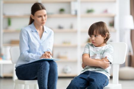 Comprendre les effets profonds, mais cachés, de la négligence sur les structures de la substance blanche du cerveau (Visuel Adobe Stock 495225670)