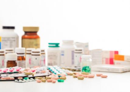 Découvrez comment les plateformes de parapharmacie en ligne révolutionnent notre accès aux produits de santé : expertise, praticité et économies au rendez-vous (Visuel Adobe Stock_rawf8c 343471) 