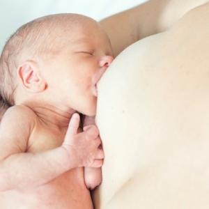 On ne reviendra pas sur tous les bénéfices du lait maternel pour le nouveau-né