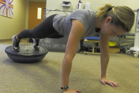 La douleur chronique au dos est fréquente chez les coureurs mais il existe des exercices pour aider à prévenir. 