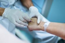 Les infirmières de pratique avancée IPA constituent un maillon indispensable de nos systèmes de santé (Visuel Adobe Stock 158171447) Les infirmières de pratique avancée IPA constituent un maillon indispensable de nos systèmes de santé (Visuel Adobe Stock 158171447)