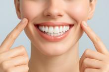 Les maladies des gencives et les caries sont liées à un risque accru d'AVC (Visuel Adobe Stock 1680915006)