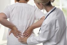 Les douleurs chroniques perturbent profondément la vie du patient et compliquent le quotidien (Visuel Adobe Stock 168528968)